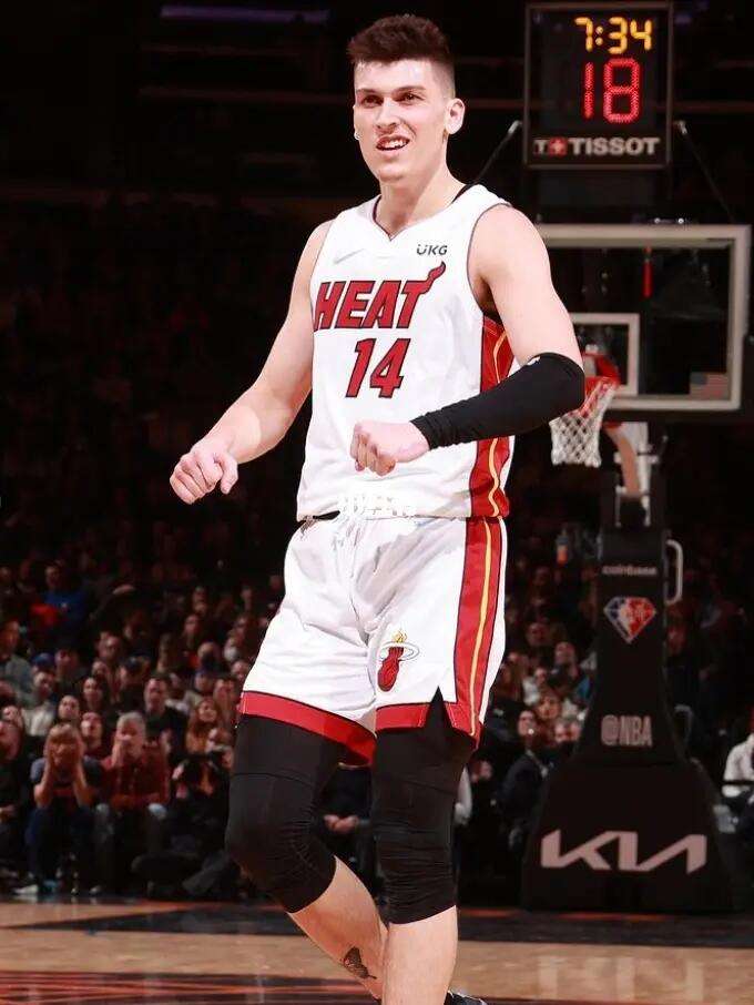 他在关键区 他在关键区