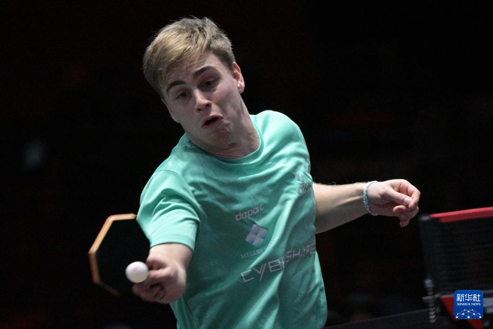 只是一个小 只是一个小